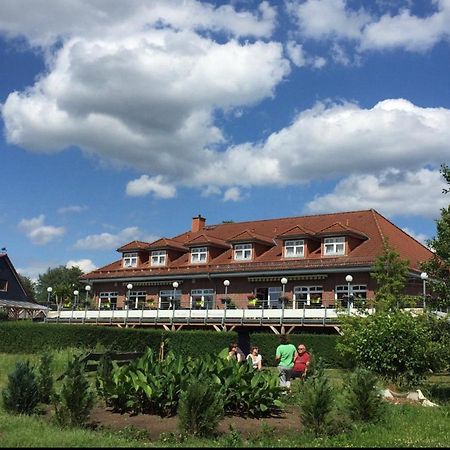 Hotel Und Restaurant Zum Bunten Hirsch Mirow Eksteriør bilde