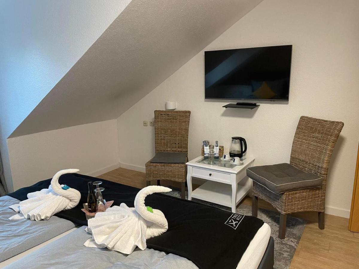 Hotel Und Restaurant Zum Bunten Hirsch Mirow Eksteriør bilde